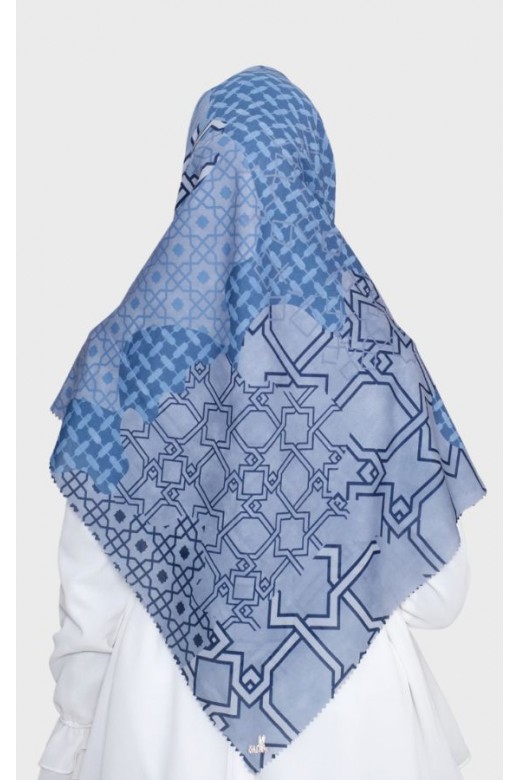 Hijab Segi Empat Voal Lasercut Casablanca Denim
